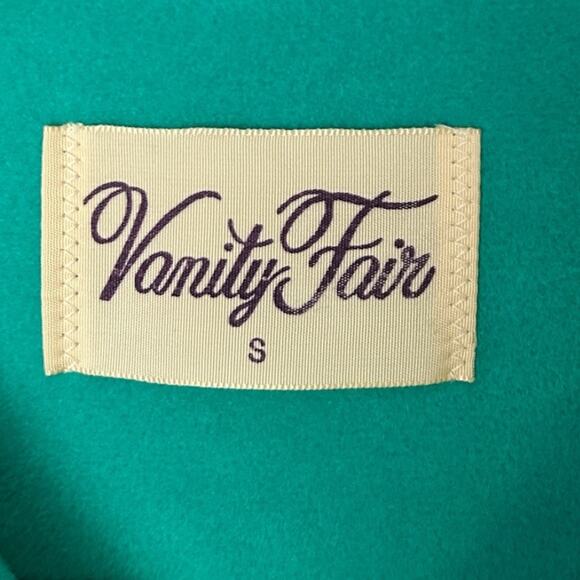 Vanity Fair - Picture 3 of 9